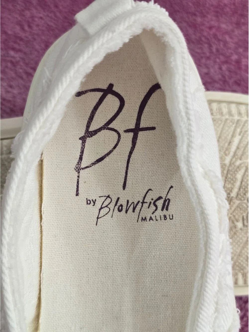 Blowfish Malibu White Canvas Slip-On Shoes with Shell Button Detail size 8.5